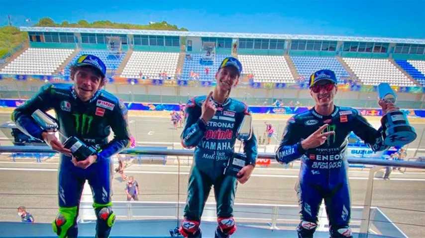 Fabio, Maverick y Valentín, el podio del GP de Andalucía. (Foto: @MotoGP)