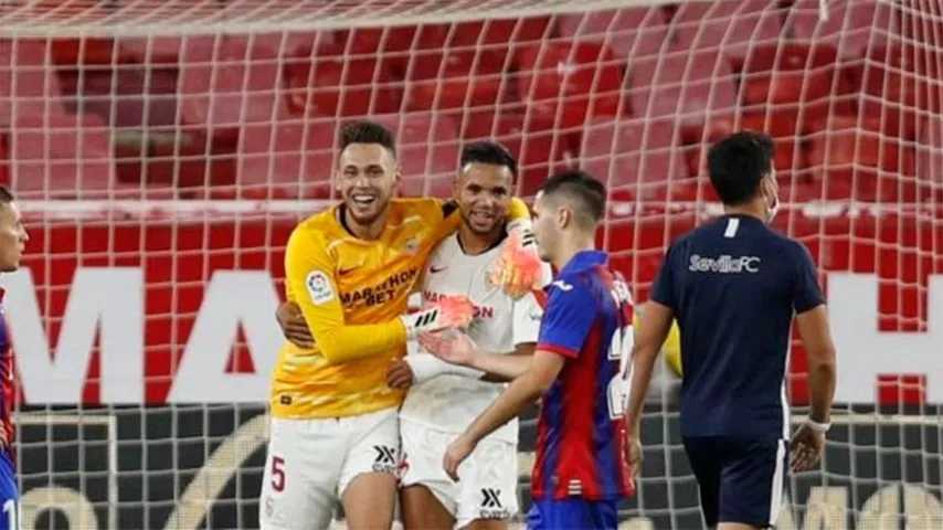 El polifacético Ocampos fue el héroe del partido. (Foto: @LaLiga/Twitter)