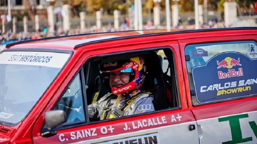 Carlos Sainz en la Red Bull Carlos Sainz Showrun en Madrid. (Foto: Redbull)