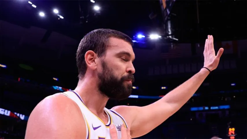 Marc Gasol se emocionó con el homenaje que le rindieron los Grizzlies. (Foto: @lakers)