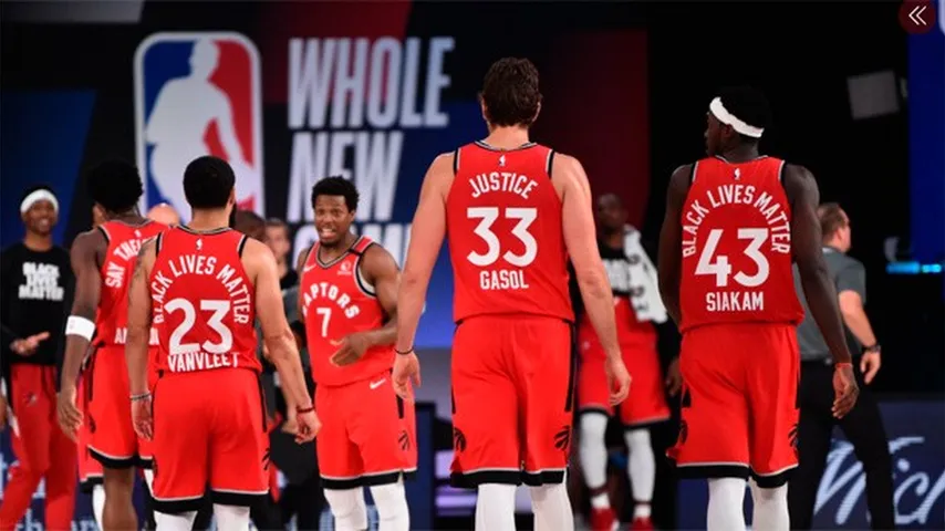 Una vez más, los Raptors ratificaron que son un equipo fuerte en defensa. (Foto: @Raptors/Twitter)