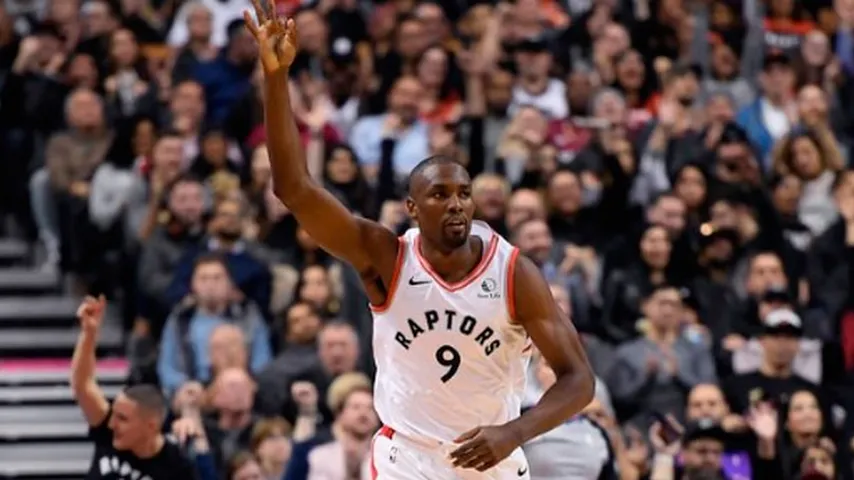 Ibaka estuvo gigante. (Foto: @Raptors)