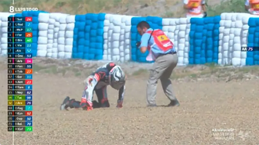 Tremenda caída de Arenas a ocho vueltas del final. (Foto: @MotoGP)