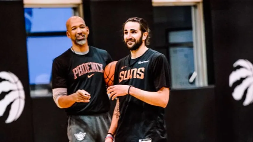 Ricky Rubio fue el tercer máximo anotador de su equipo. (Foto: @Suns)