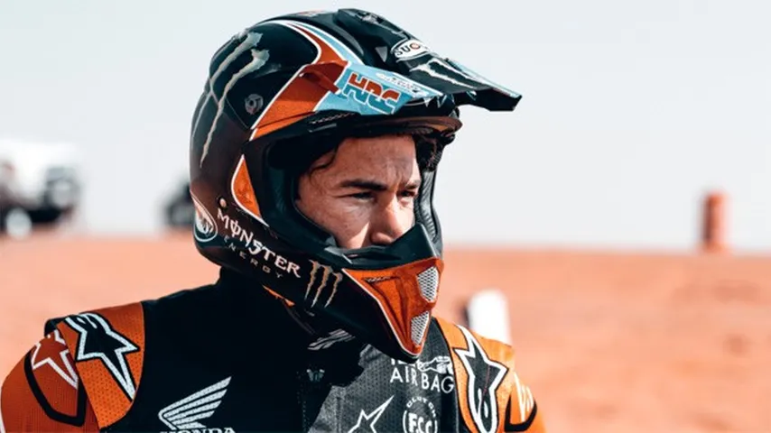 Joan Barreda solicitó la asistencia del equipo médico y confirmó su abandono. (Foto: @dakar)