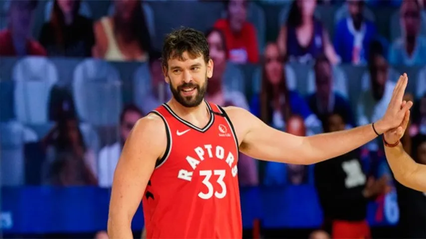 Gran partido de Marc Gasol contra los 76ers. (Foto: @Raptors)